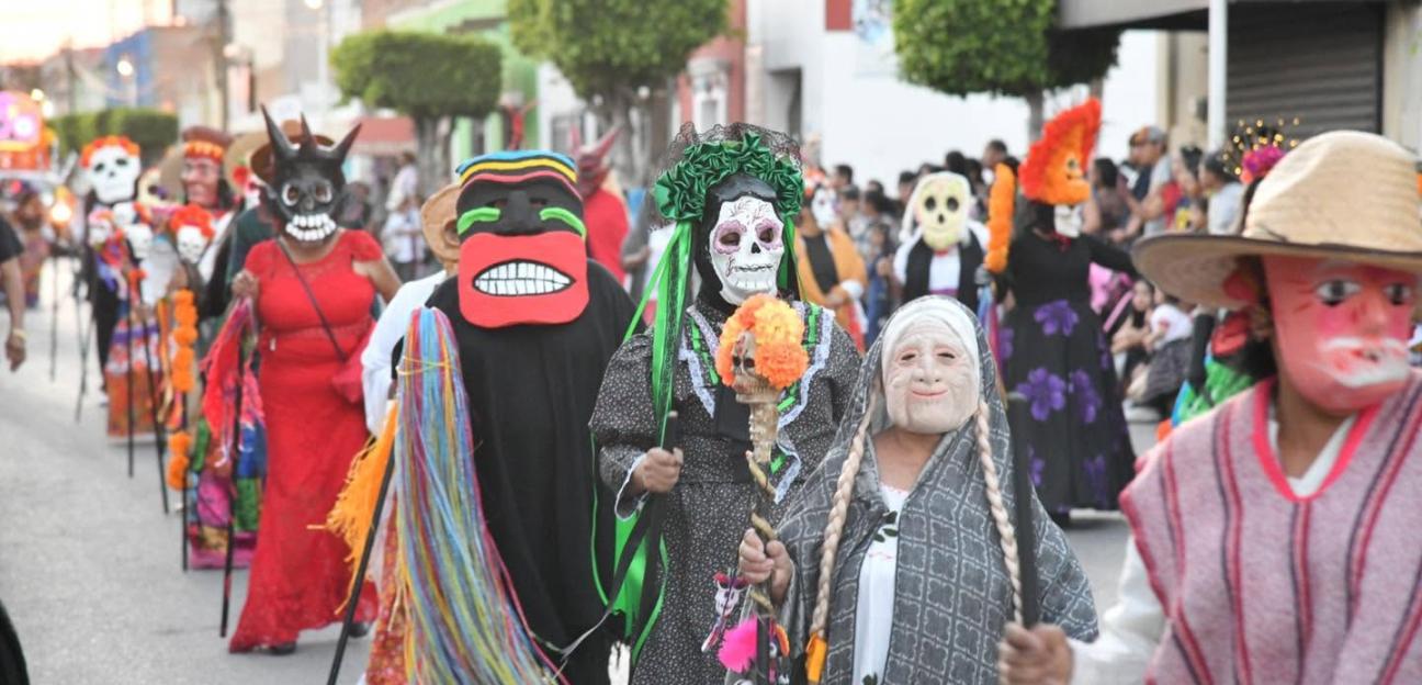 Ayuntamiento de Soledad integra por segunda ocasión una comparsa por las festividades de Xantolo