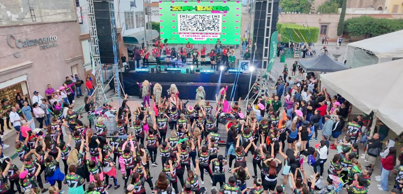 Con Zumbanda, familias soledenses y visitantes se movieron y disfrutaron música en vivo