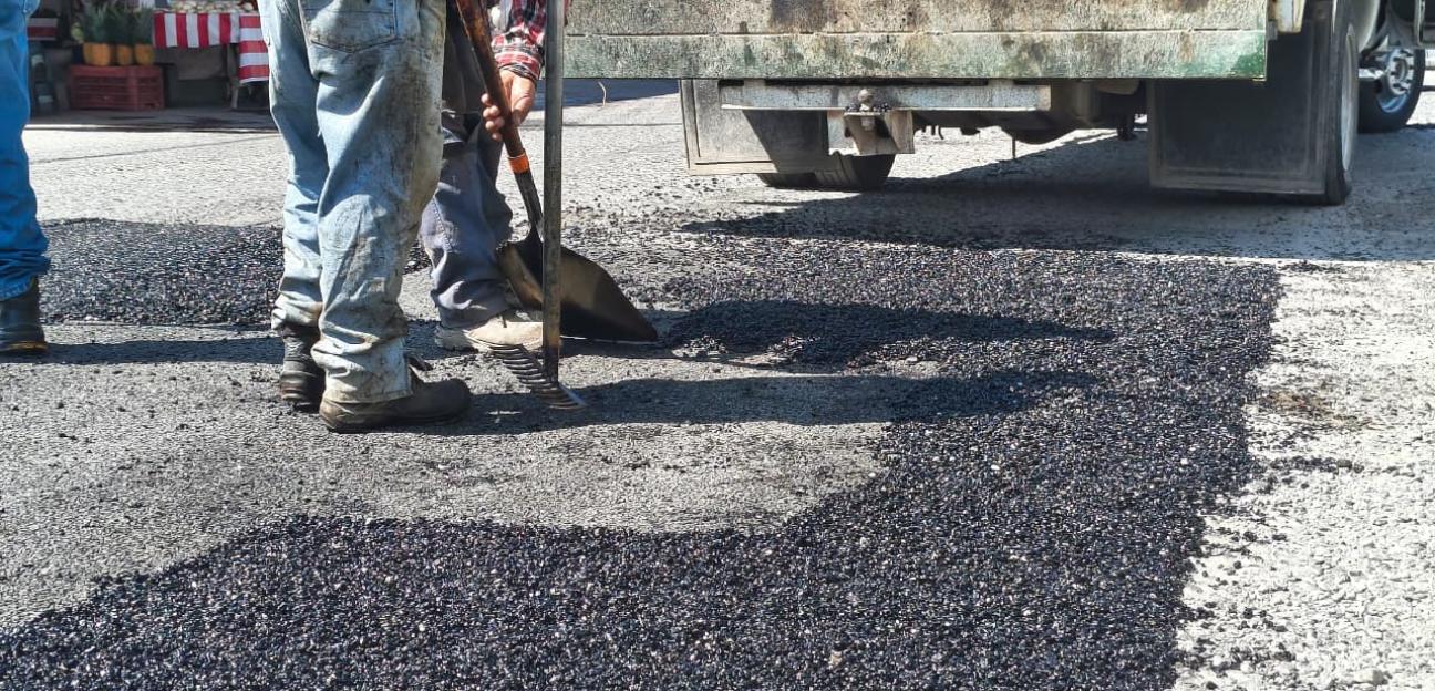 Área operativa aplica bacheo y contribuye al bienestar en colonias y comunidades de Soledad