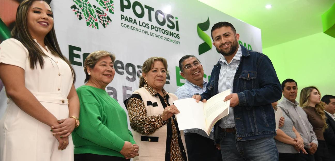 Con atención directa, gobierno de Soledad brinda certeza a familias sobre regularización de predios y viviendas