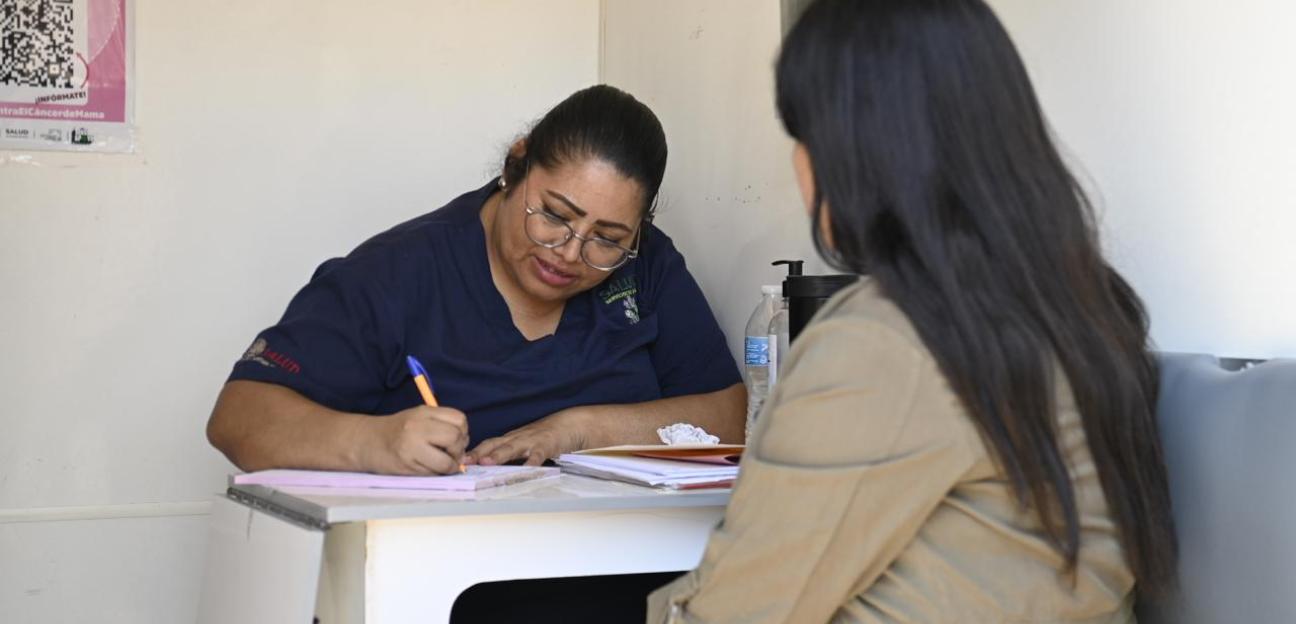 Ayuntamiento de Soledad reactiva jornada Mujeres contra el Cáncer en colonias