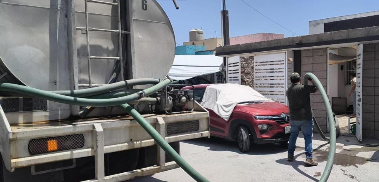 Gobierno de Soledad responde con agua potable a familias de Pavón ante desabasto