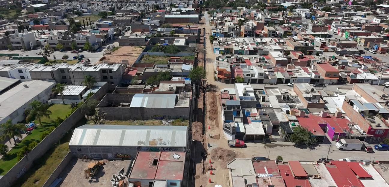 Avance de pavimentación integral cambia y mejora la calle Canelo y tramo del Bulevar Valle de los Fantasmas