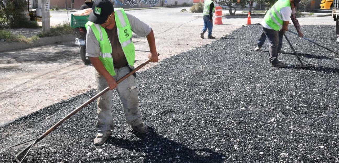 Plan de bacheo permanente de Soledad rehabilita la infraestructura vial en col. San Antonio