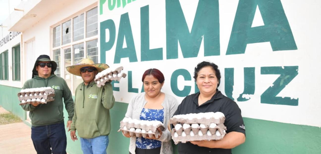 Gobierno de Soledad acerca entrega de huevo blanco en localidades rurales