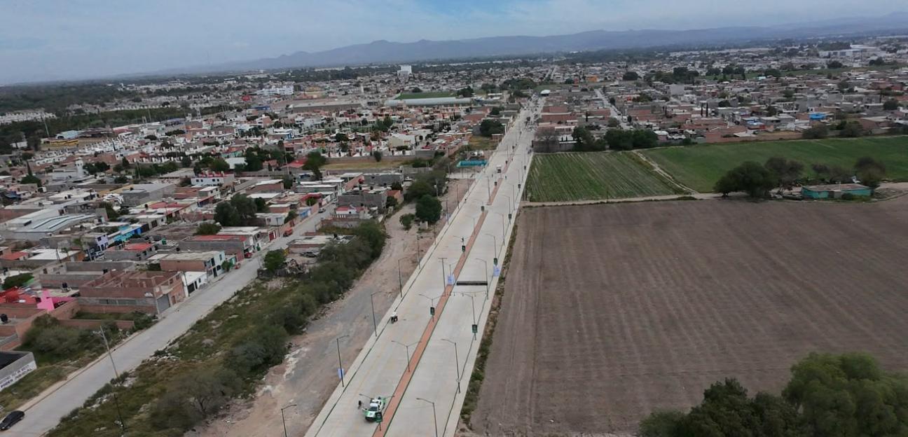Ricardo Gallardo y Juan Manuel Navarro inauguran pavimentación y alumbrado de avenida Ponciano Arriaga
