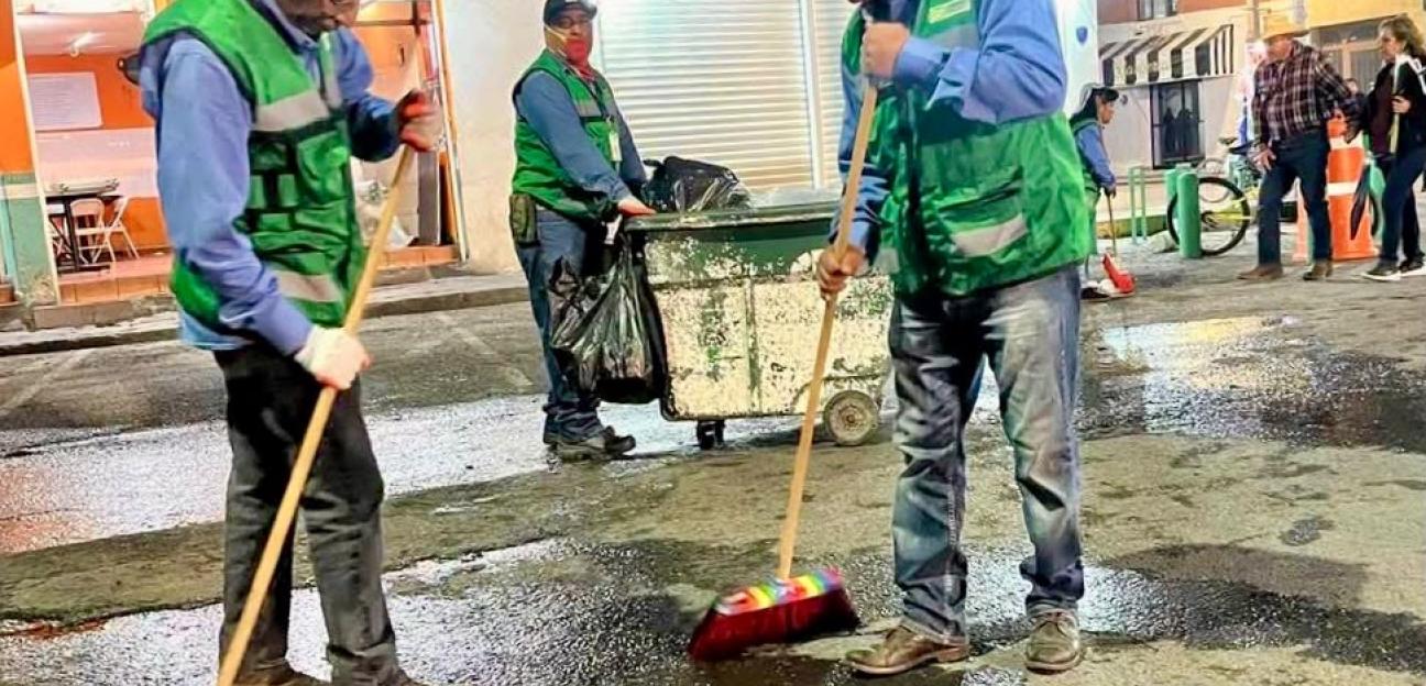 Garantiza Ayuntamiento de Soledad limpieza y orden en la plaza principal tras festejos patrios