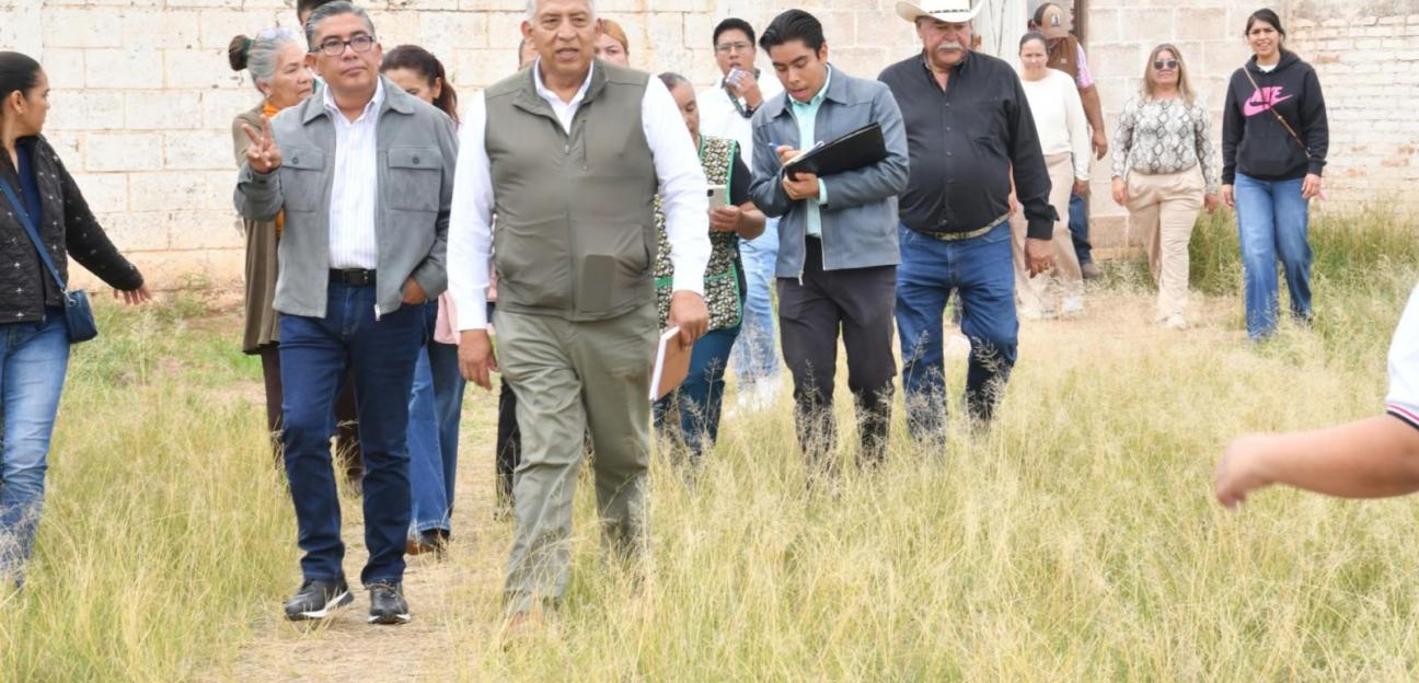Comunidad de Los Gómez agradecen comienzo de pavimentación y reconocen impacto integral